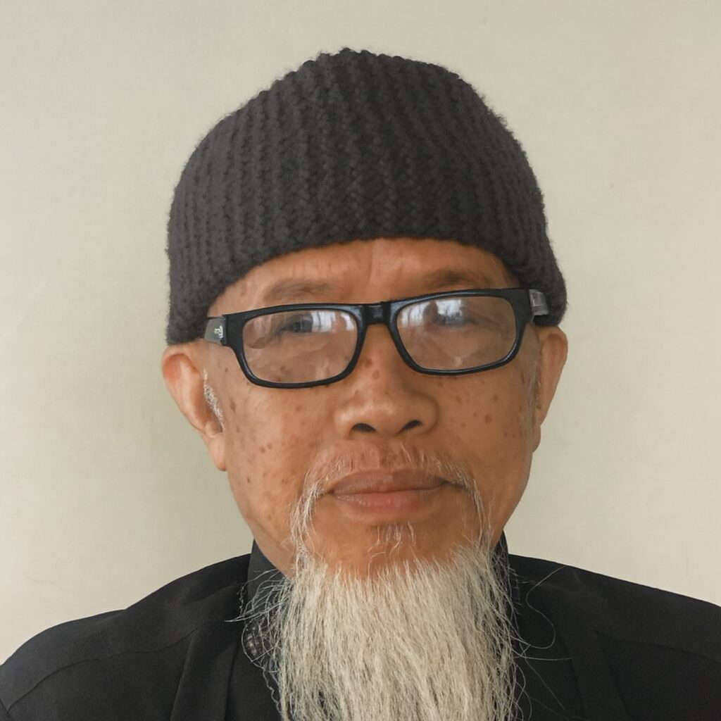 Pharmacist Dao Kim Long